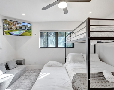 4417 Sw 38th Terrace - Photo Thumbnail 35