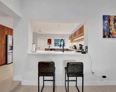 4417 Sw 38th Terrace - Photo Thumbnail 13