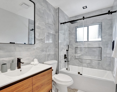 4417 Sw 38th Terrace - Photo Thumbnail 36