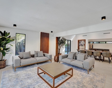 4417 Sw 38th Terrace - Photo Thumbnail 22