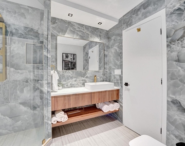 4417 Sw 38th Terrace - Photo Thumbnail 27