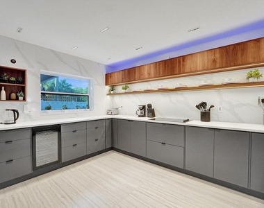 4417 Sw 38th Terrace - Photo Thumbnail 12