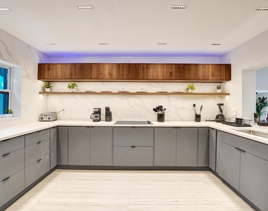 4417 Sw 38th Terrace - Photo Thumbnail 7