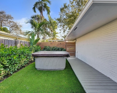 4417 Sw 38th Terrace - Photo Thumbnail 54