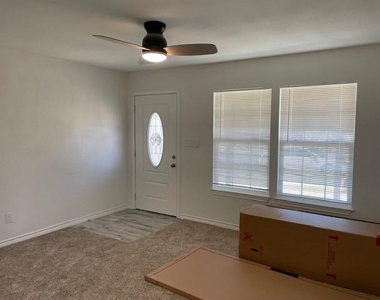 1321 S Crockett Drive - Photo Thumbnail 1