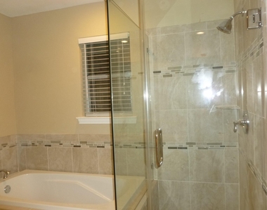 6916 Delmeta Drive - Photo Thumbnail 16