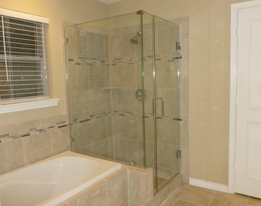 6916 Delmeta Drive - Photo Thumbnail 12