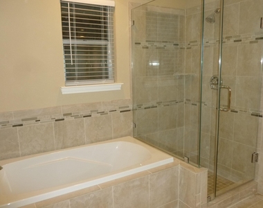 6916 Delmeta Drive - Photo Thumbnail 13