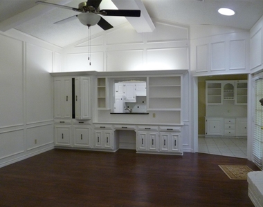 6916 Delmeta Drive - Photo Thumbnail 2