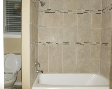 6916 Delmeta Drive - Photo Thumbnail 10