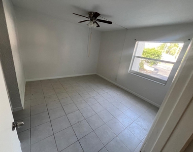 624 Nw 13th Street - Photo Thumbnail 5