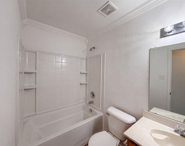 6200 St James Place - Photo Thumbnail 9