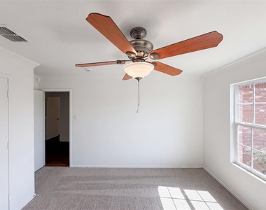 6200 St James Place - Photo Thumbnail 6