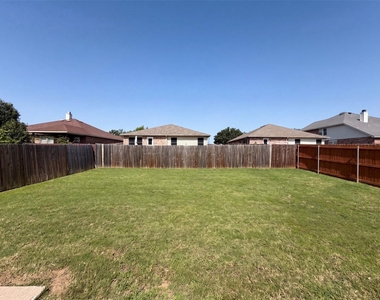 6200 St James Place - Photo Thumbnail 5