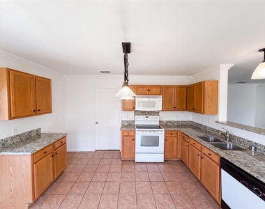 6200 St James Place - Photo Thumbnail 4