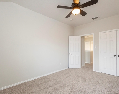 1509 Heron Drive - Photo Thumbnail 2