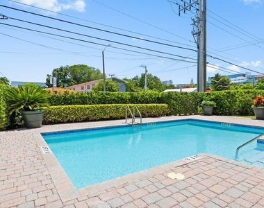 3590 Coral Way - Photo Thumbnail 24