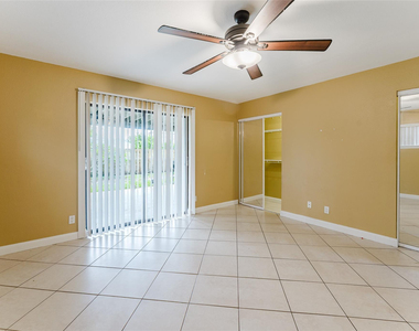 816 Se 13th Court - Photo Thumbnail 23