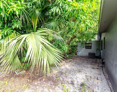 816 Se 13th Court - Photo Thumbnail 33