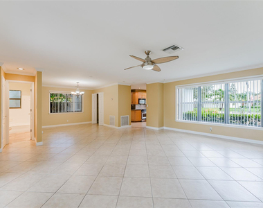 816 Se 13th Court - Photo Thumbnail 4