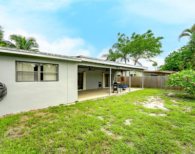 816 Se 13th Court - Photo Thumbnail 32