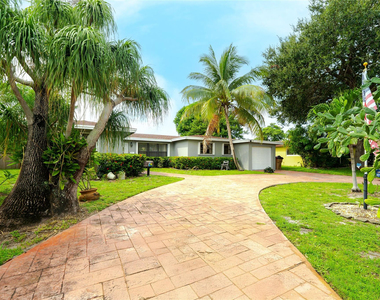 816 Se 13th Court - Photo Thumbnail 2