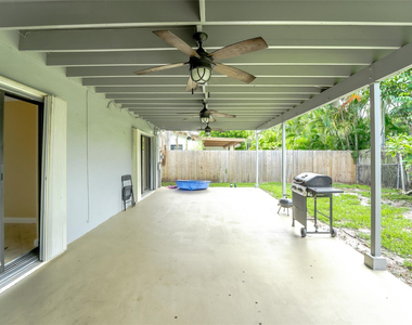 816 Se 13th Court - Photo Thumbnail 30