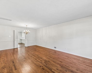 10146 Coveridge Drive - Photo Thumbnail 5