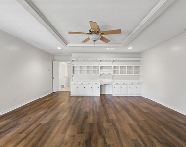 10146 Coveridge Drive - Photo Thumbnail 15