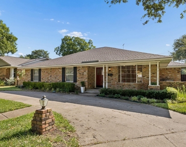 10146 Coveridge Drive - Photo Thumbnail 2