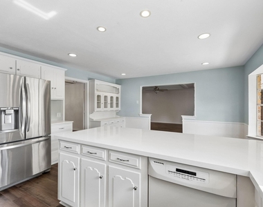10146 Coveridge Drive - Photo Thumbnail 11