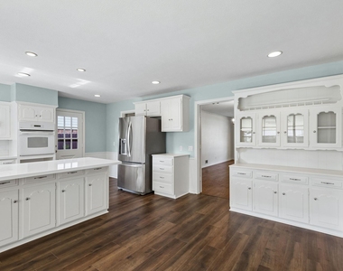 10146 Coveridge Drive - Photo Thumbnail 8