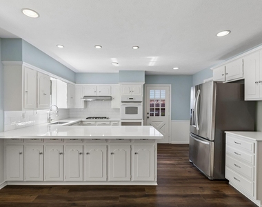 10146 Coveridge Drive - Photo Thumbnail 13