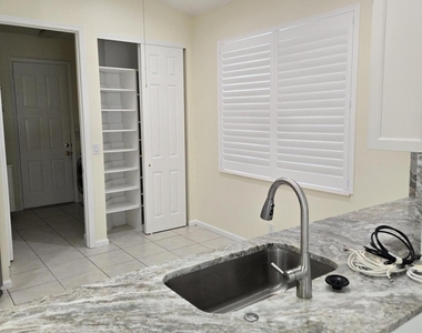 2680 Clipper Circle - Photo Thumbnail 6