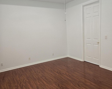 2680 Clipper Circle - Photo Thumbnail 12