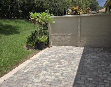 2680 Clipper Circle - Photo Thumbnail 4