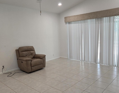 2680 Clipper Circle - Photo Thumbnail 9
