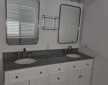 2680 Clipper Circle - Photo Thumbnail 14