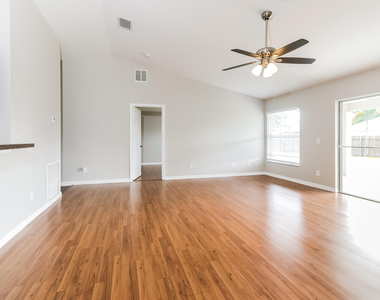 2257 Sw Matheson Terrace - Photo Thumbnail 3