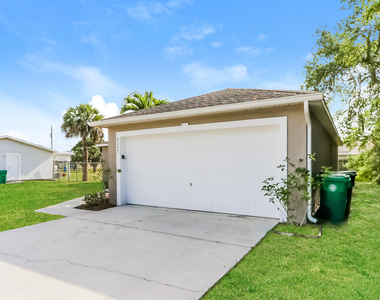 2257 Sw Matheson Terrace - Photo Thumbnail 2