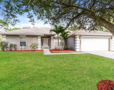 2431 Se Gilbert Avenue - Photo Thumbnail 1