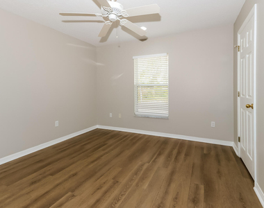 2431 Se Gilbert Avenue - Photo Thumbnail 8