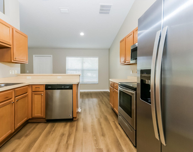 2431 Se Gilbert Avenue - Photo Thumbnail 4