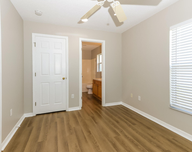 2431 Se Gilbert Avenue - Photo Thumbnail 6