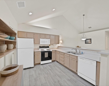 6132 Haley Lane - Photo Thumbnail 6