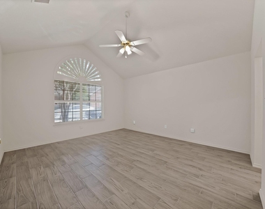 6132 Haley Lane - Photo Thumbnail 11