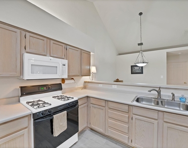 6132 Haley Lane - Photo Thumbnail 8