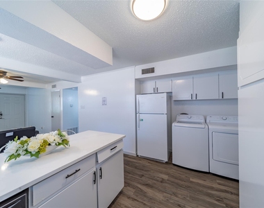 414 Donnell Drive - Photo Thumbnail 3
