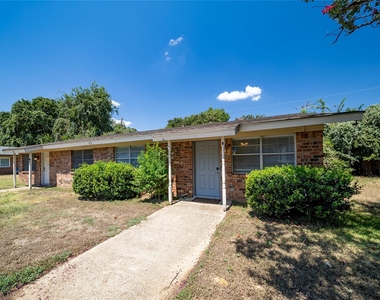414 Donnell Drive - Photo Thumbnail 10