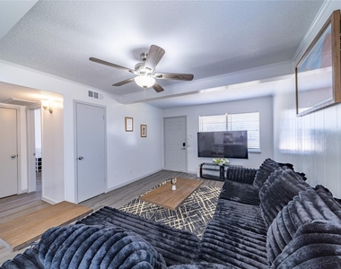 414 Donnell Drive - Photo Thumbnail 3